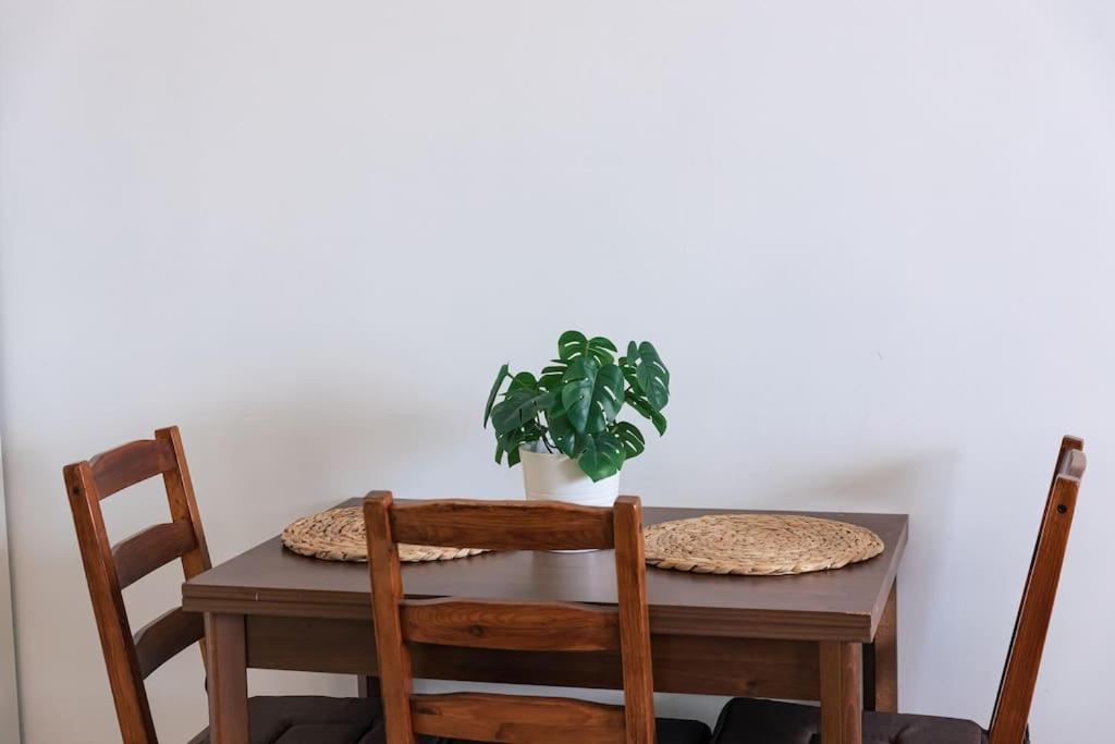 Seaside Escape Apartment Saronida Bagian luar foto